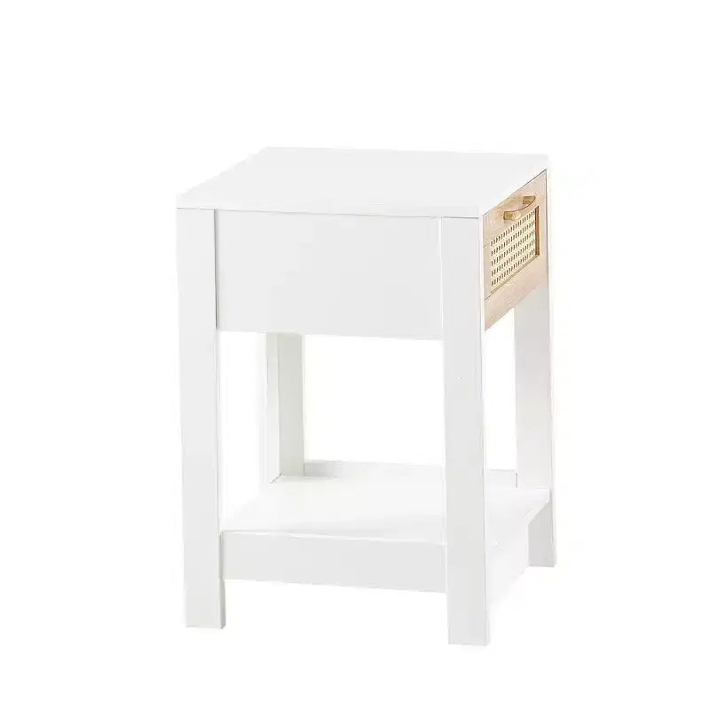 Comodino con cassetto in rattan naturale/bianco e ripiano aperto – Montaggio per 1 persona