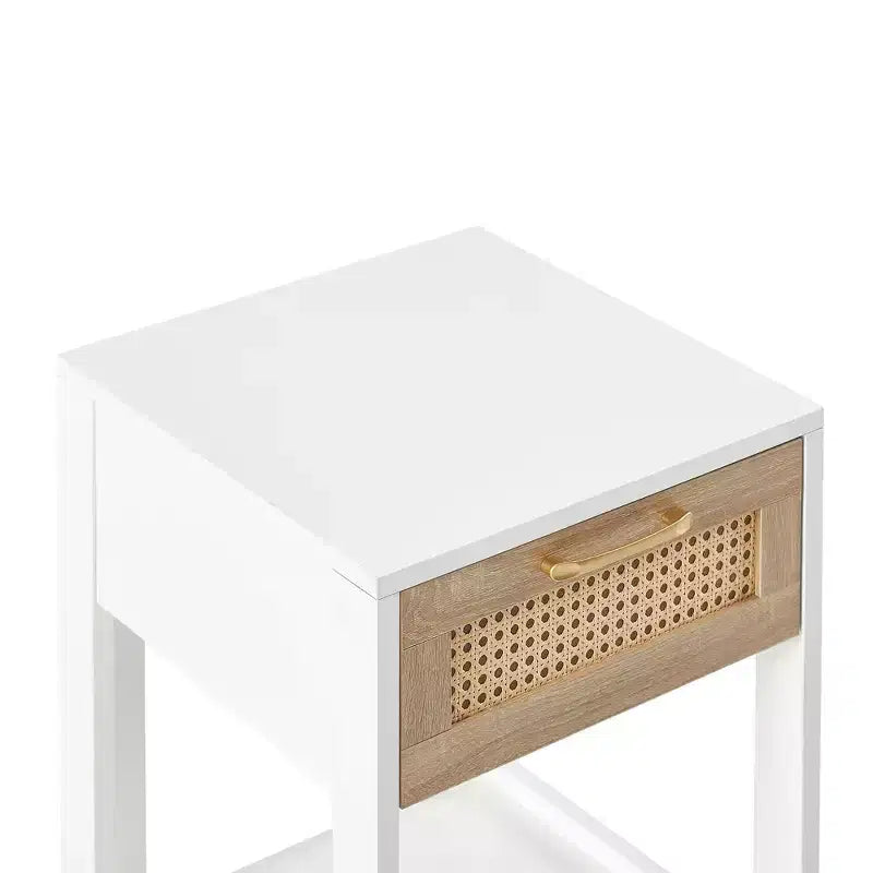 Comodino con cassetto in rattan naturale/bianco e ripiano aperto – Montaggio per 1 persona